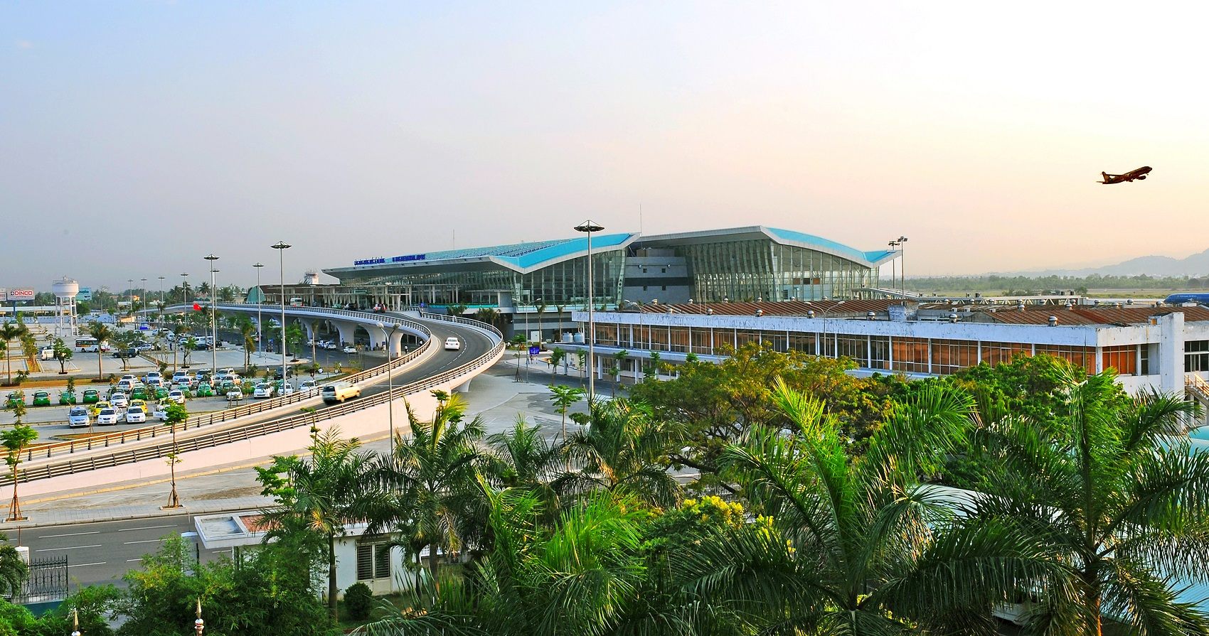 Your Guide to Da Nang International Airport (Domestic and International) [2025] image gallery 1