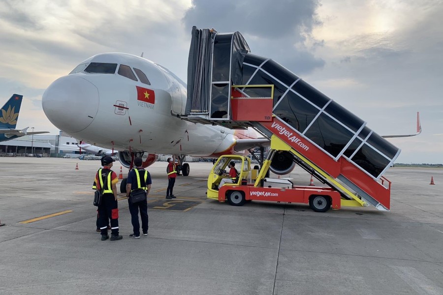 How to Transfer from Hanoi International Airport (T2) to Domestic Terminal (T1) image gallery 1