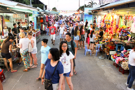 Best Night Markets in Nha Trang: Where to Shop, Eat & Explore After Dark image gallery 4