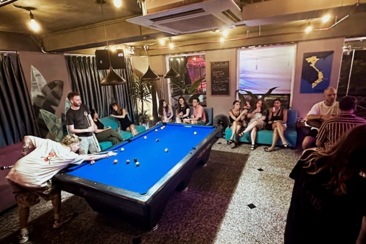 Khám Phá 6 Quán Bar Và Club Sôi Động Nhất Ở Nha Trang Dành Cho "Tây Balo" image gallery 1